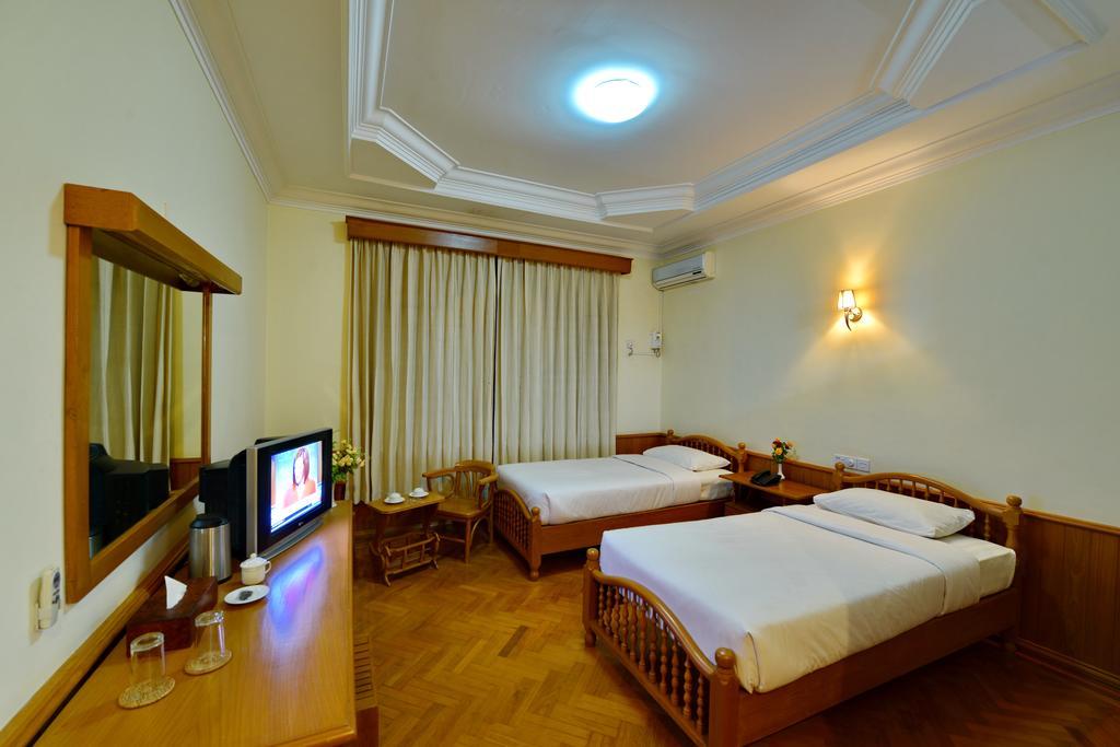 Win Unity Hotel Pyin Oo Lwin Εξωτερικό φωτογραφία